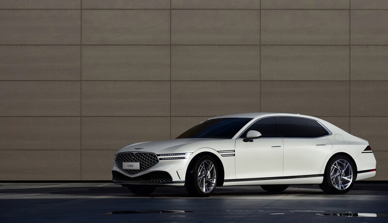 ОПУБЛИКОВАНЫ ПЕРВЫЕ ИЗОБРАЖЕНИЯ НОВОГО GENESIS G90